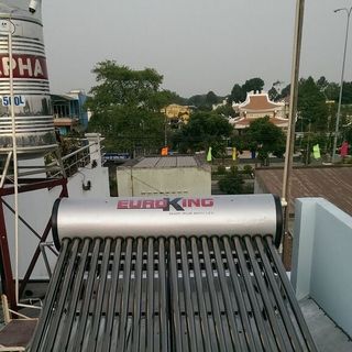 Máy năng lượng mặt trời 135L