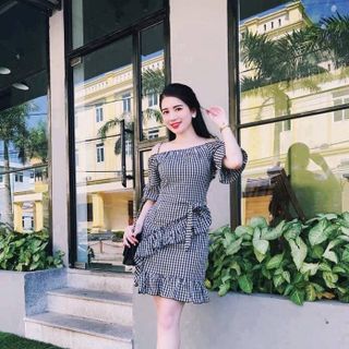 ĐẦM CARO TRỄ VAI LAI BÈO