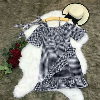ĐẦM CARO TRỄ VAI LAI BÈO