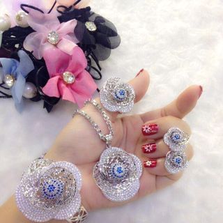 trang sức mạ vàng