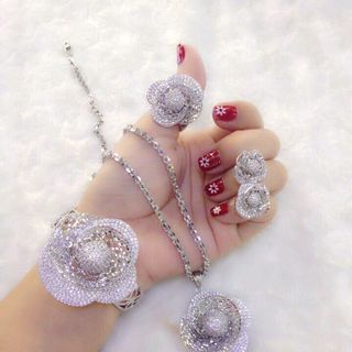 trang sức mạ vàng