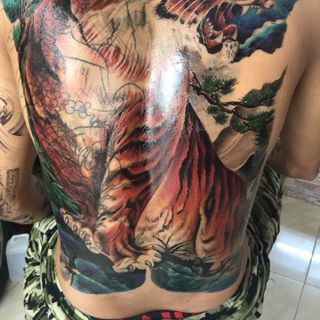 hình xăm dán kín lưng