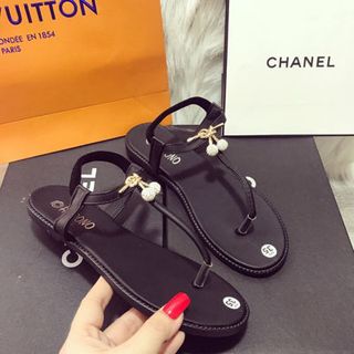 giay sandal đá