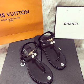 giay sandal đá