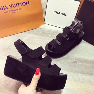 gia sandal xuồng cao câp