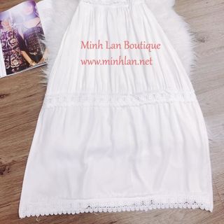 Đầm maxi trắng trễ vai