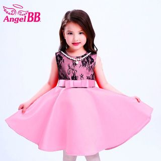 đầm công chúa kèm chuỗi hạt