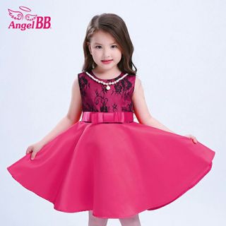 đầm công chúa kèm chuỗi hạt