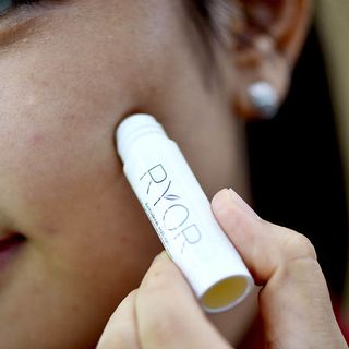 Lăn trị mụn Anti-acne roll-on for Problem Skin