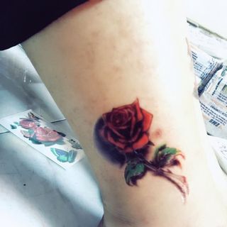 hinh xăm dán hoa bướm