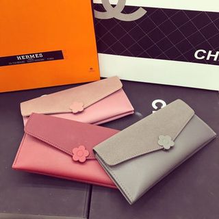 ví cầm tay nữ