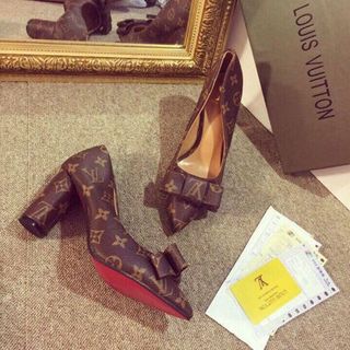 giày cao gót vuông