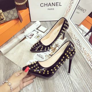 giày cao gót đinh