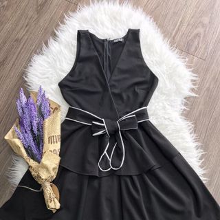 Đầm đắp chéo dáng peplum