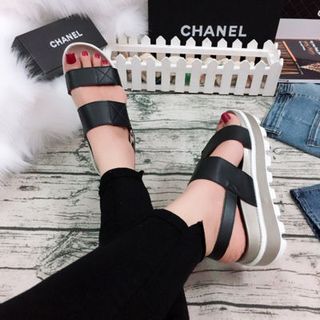 giày sandal đế bánh mì