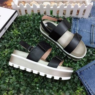 giày sandal đế bánh mì