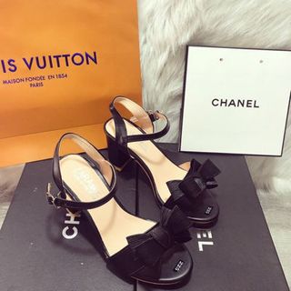 giay sandal gót vuông nơ