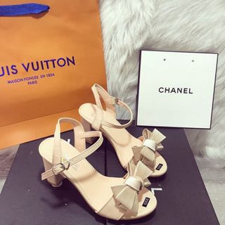 giay sandal gót vuông nơ