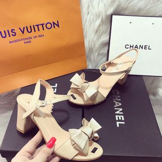 giay sandal gót vuông nơ