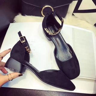 giày sandal bít mũi