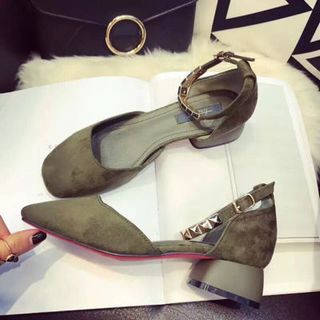 giày sandal bít mũi