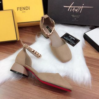 giày sandal bít mũi