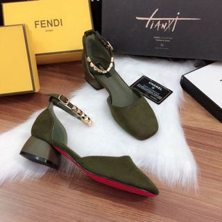 giày sandal bít mũi