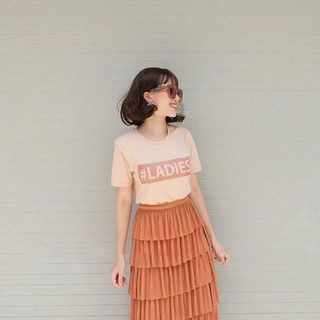 Set áo thun Ladie mix cùng chân váy dập li tầng