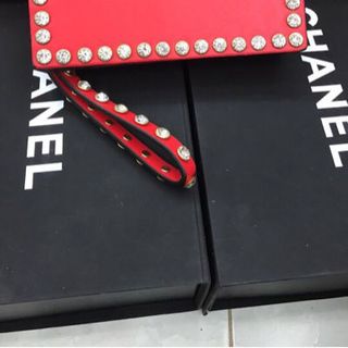 ví cầm tay đính đá