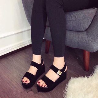 giay sandal xuồng cao câp