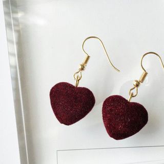 Bông tai giá sỉ 10k 1 đôi đơn 500k là được sỉ mỗi sản phẩm 1 món cộng lại cũng đuợc nha các bạn