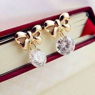 Bông tai giá sỉ 10k 1 đôi đơn 500k là được sỉ mỗi sản phẩm 1 món cộng lại cũng đuợc nha các bạn