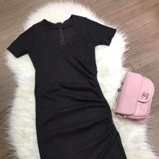 Đầm ôm body chéo ngực