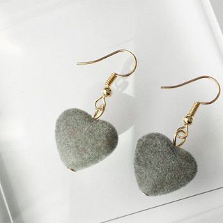Bông tai giá sỉ 10k 1 đôi đơn 500k là được sỉ mỗi sản phẩm 1 món cộng lại cũng đuợc nha các bạn