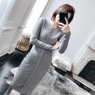 Đầm body tay dài nút