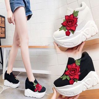 giày bata độn thêu hoa cao câp