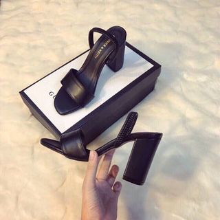 giay sandal got vuông
