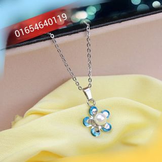Dây chuyền hoa mai màu xanh ngọc