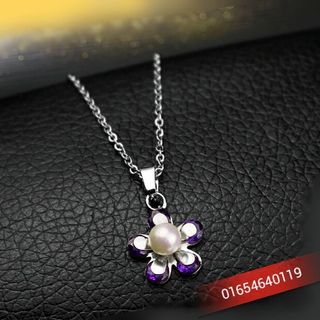 Dây chuyền hoa mai màu tím