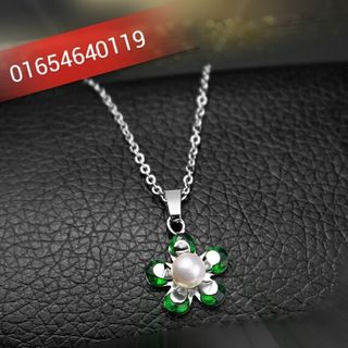 Dây chuyền hoa mai màu xanh lá