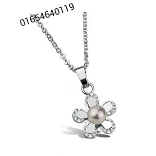 Dây chuyền bông mai màu trắng