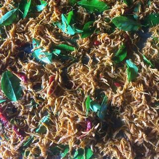Khô gà lá chanh truyền thống