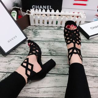 giay sandal got vuông