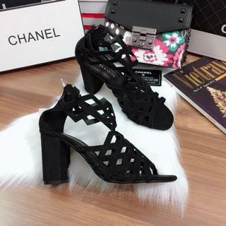 giay sandal got vuông