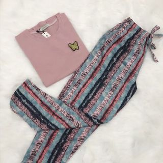 Set đồ bộ áo thun quần lụa dễ thương