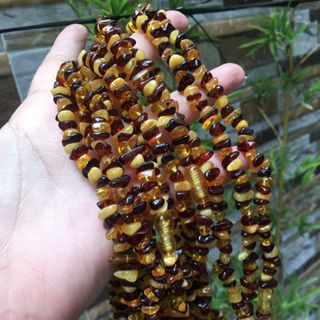 Vòng cổ hổ phách thiên nhiên cho bé - 210