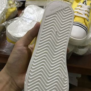 giầy nữ vàng cá tính vải lẫn da