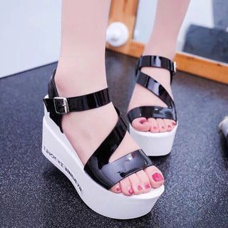 giay sandal xuồng