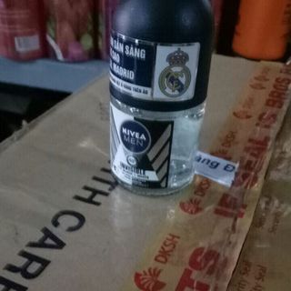 lăn khử mùi nivea