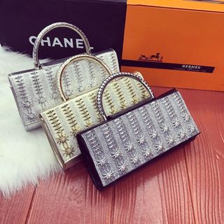 ví cầm tay có quai cầm